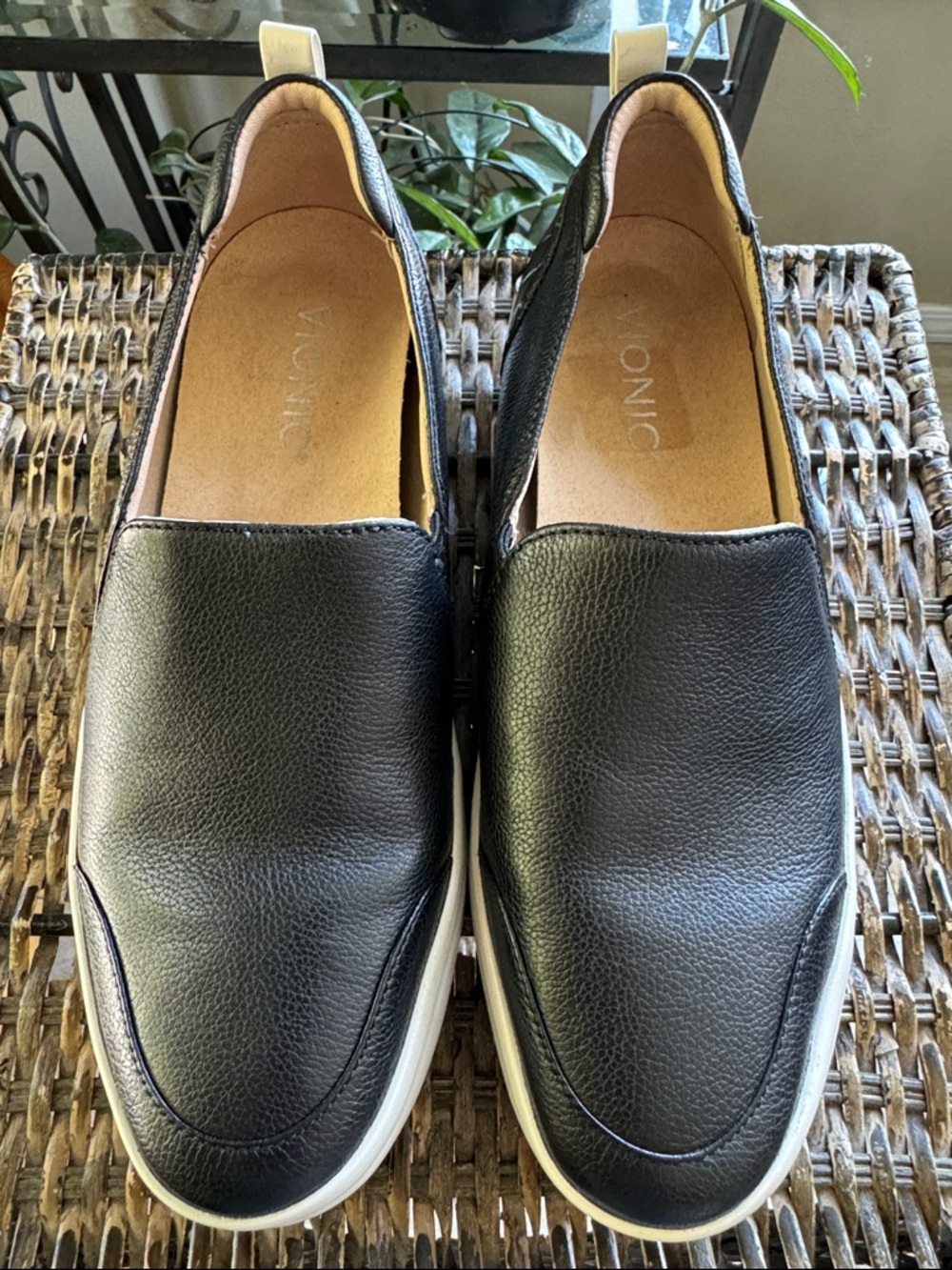 Penelope Croc Black Leather Slip On  Sneaker Women’s‎ Size 7
